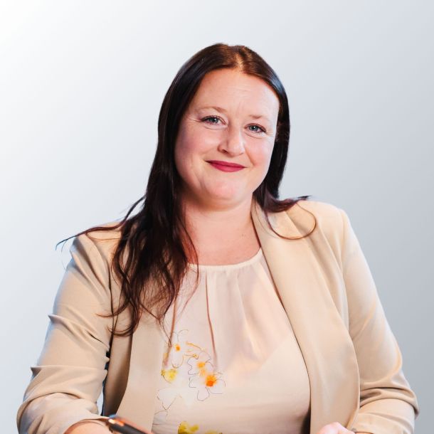 Portrait de Karin Domenech, psychologue-psychoth&eacute;rapeute FSP et directrice de centre chez Novapsy &agrave; Lausanne